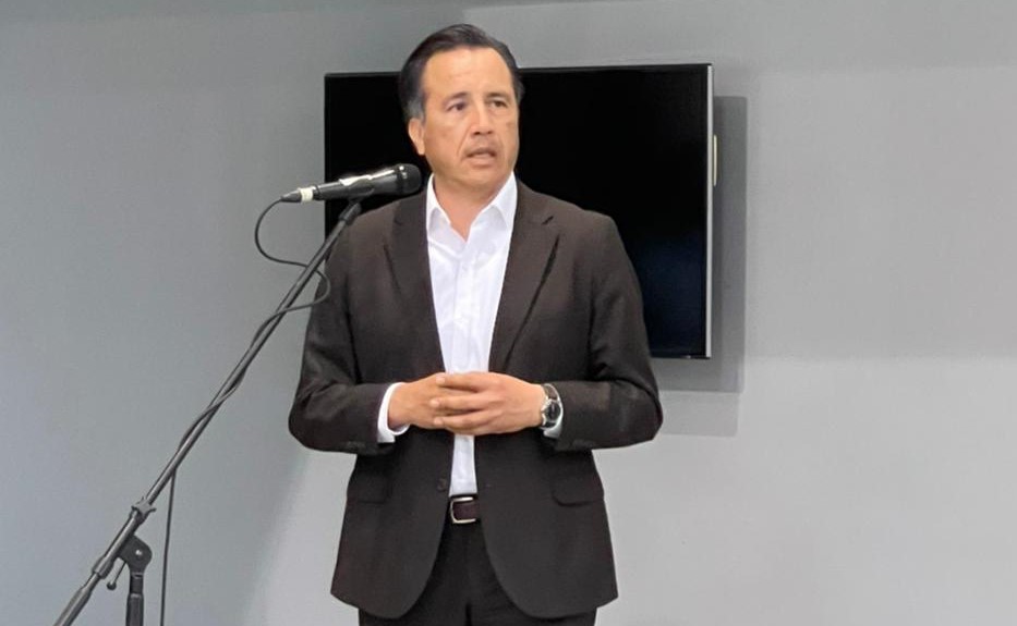 Por decisión personal, gobernador de Veracruz se inmunizará hasta el final del programa de vacunación