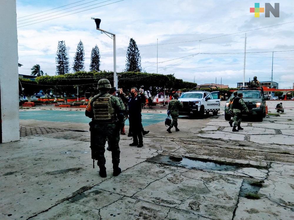 Elementos de seguridad patrullan municipio de Las Choapas por visita del presidente López Obrador