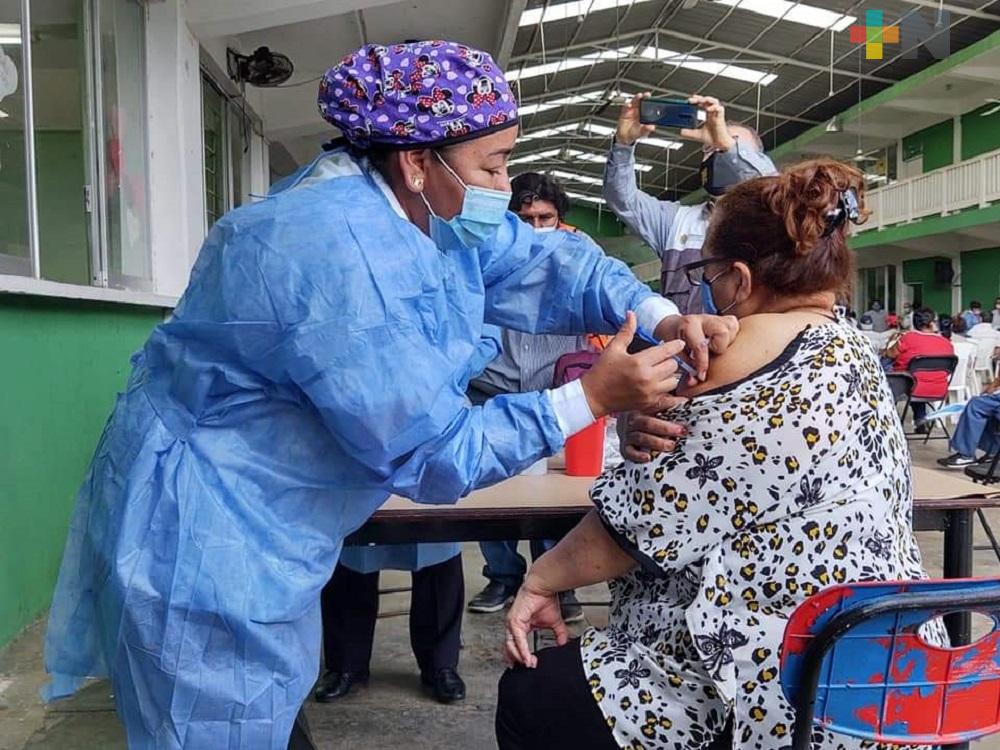 En Agua Dulce, al sur de Veracruz, inició jornada de vacunación contra covid