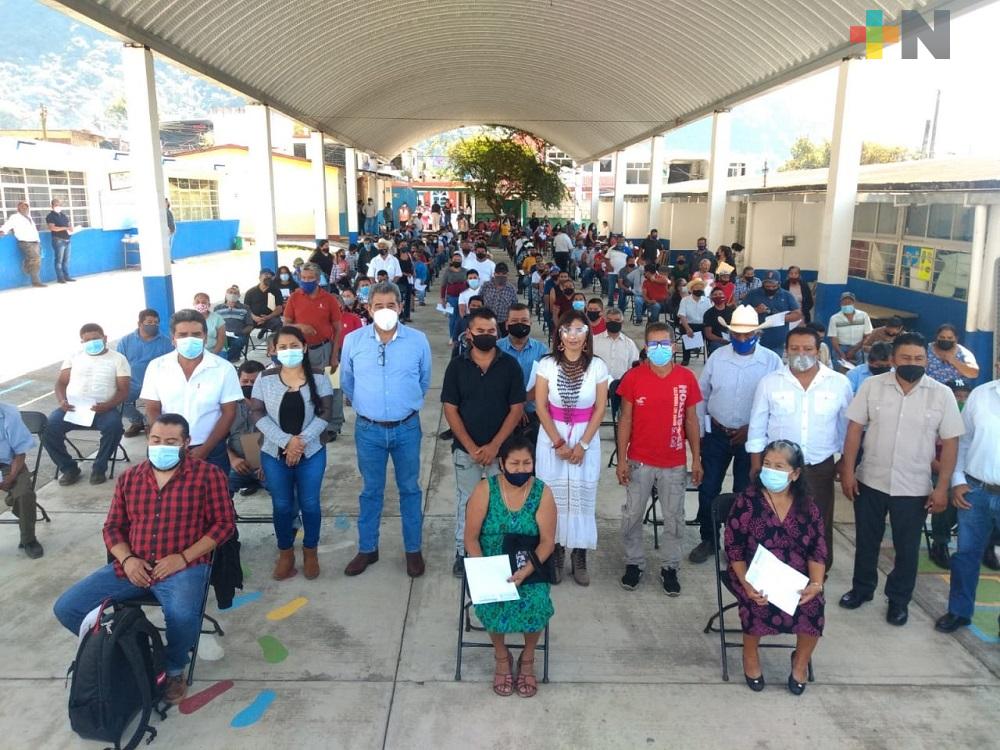 Entregó Registro Agrario Nacional más de 300 títulos de propiedad a familias de Ixhuatlán del Café