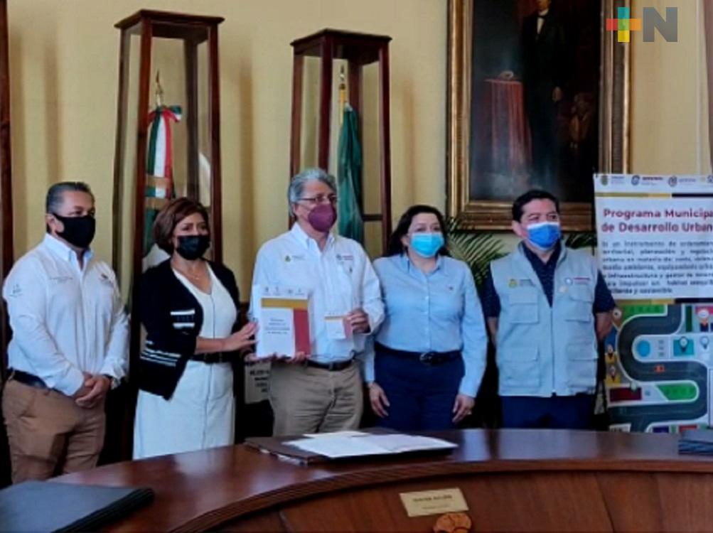 Entregó secretario de Desarrollo Social programa de Desarrollo Territorial y Urbano para el municipio de Orizaba