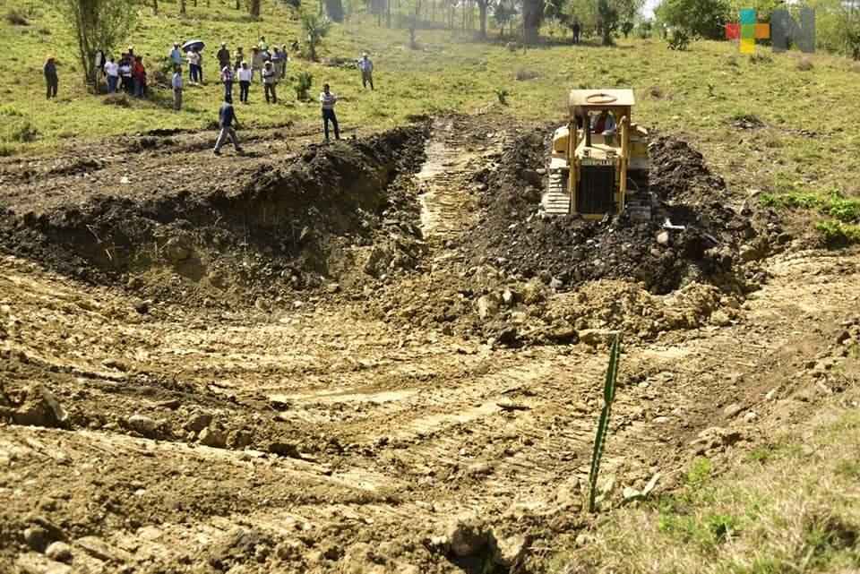 Ollas de agua benefician a productores de Tempoal