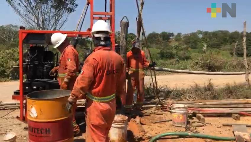 Repararán socavón carretero en Santiago Sochiapan