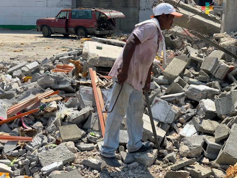 Jesús Armando Villegas, chatarrero beneficiado con desmantelamiento de tienda comercial en Coatzacoalcos