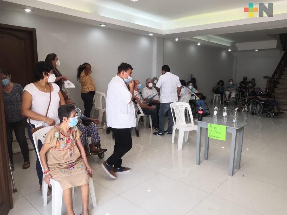 Módulo Club de Leones de Veracruz el más concurrido en jornada de vacunación