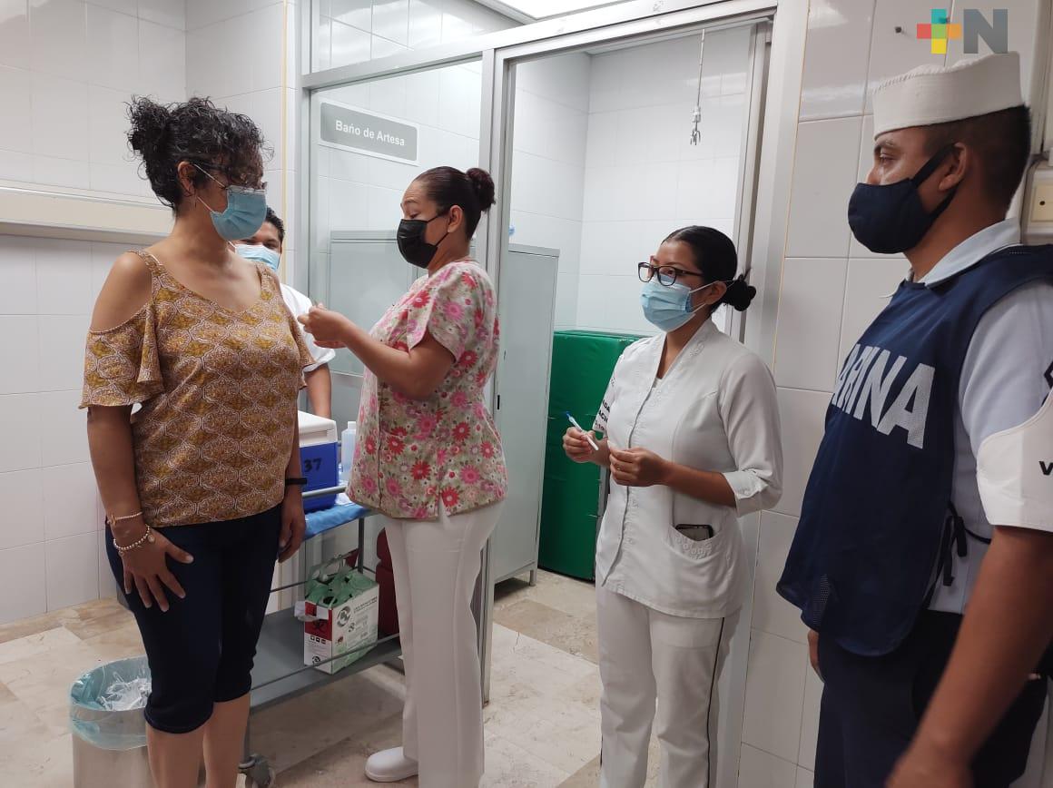 Personal del IMSS de Minatitlán y Coatzacoalcos  recibió segunda dosis la vacuna contra el COVID-19