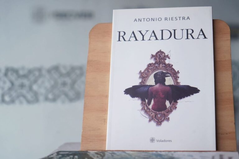 Presenta IVEC la versión digital del libro Rayadura, de Antonio Riestra