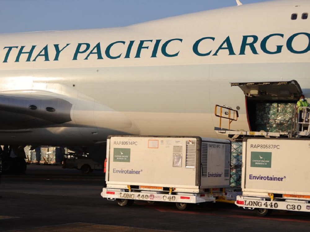 Recibe México un millón de dosis de vacunas Sinovac contra COVID-19