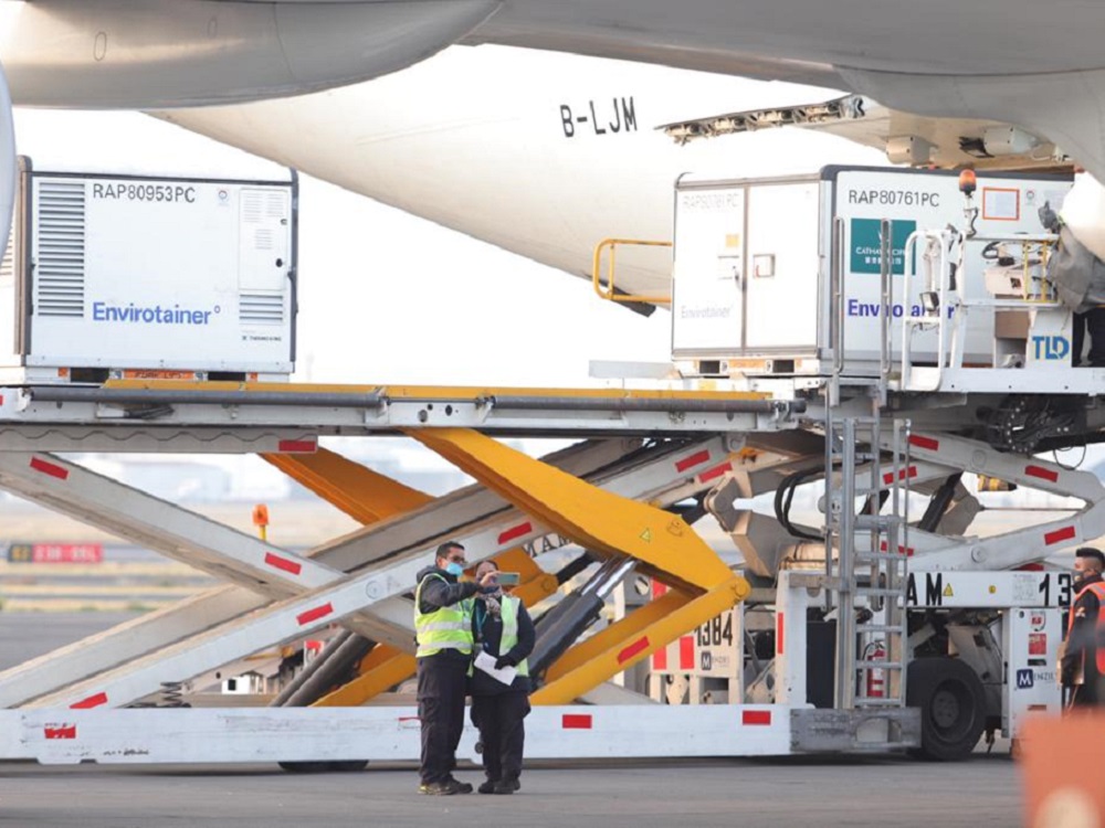 Recibió México quinto embarque de vacunas Sinovac contra COVID-19