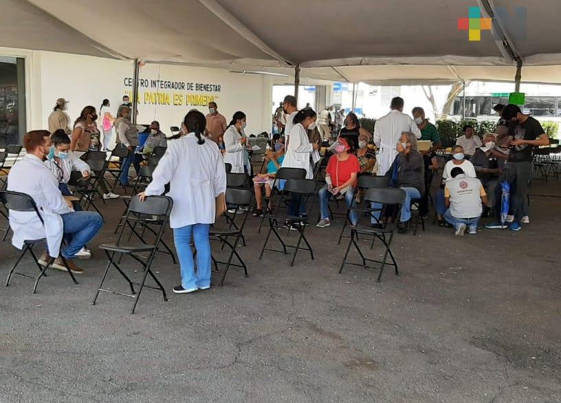 Sin contratiempos la aplicación de vacunas en Centro de Integración de Bienestar de Boca del Río