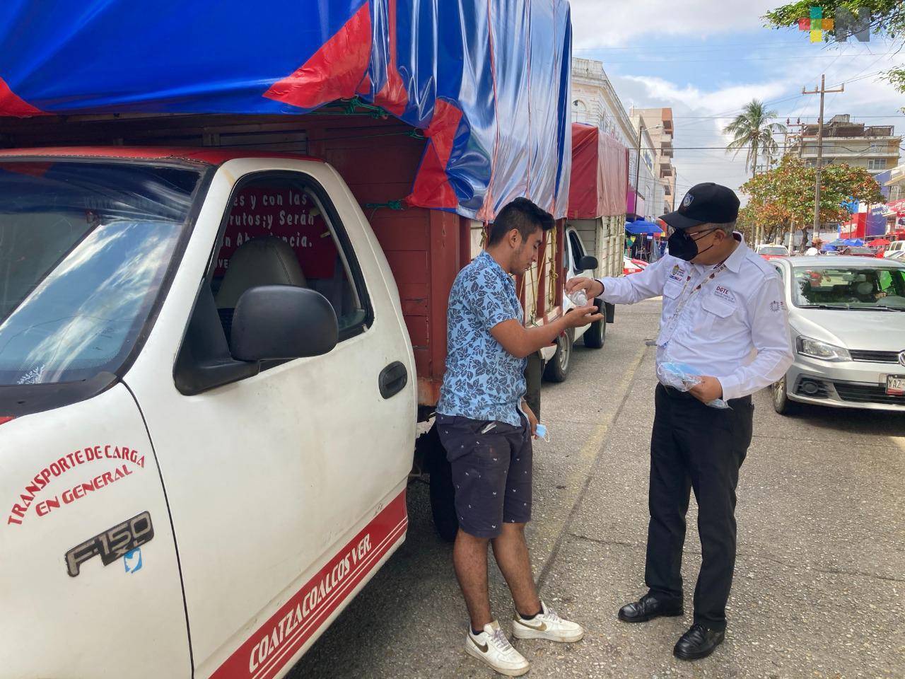 En Coatza, continúa desinfección del transporte público