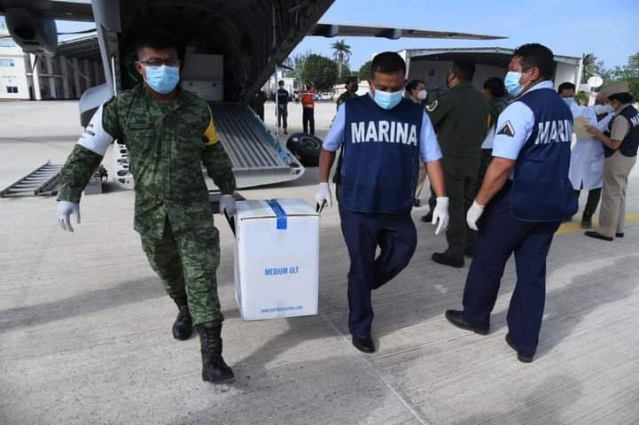 Llegaron a Veracruz vacunas Pfizer para inocular a adultos mayores contra COVID-19