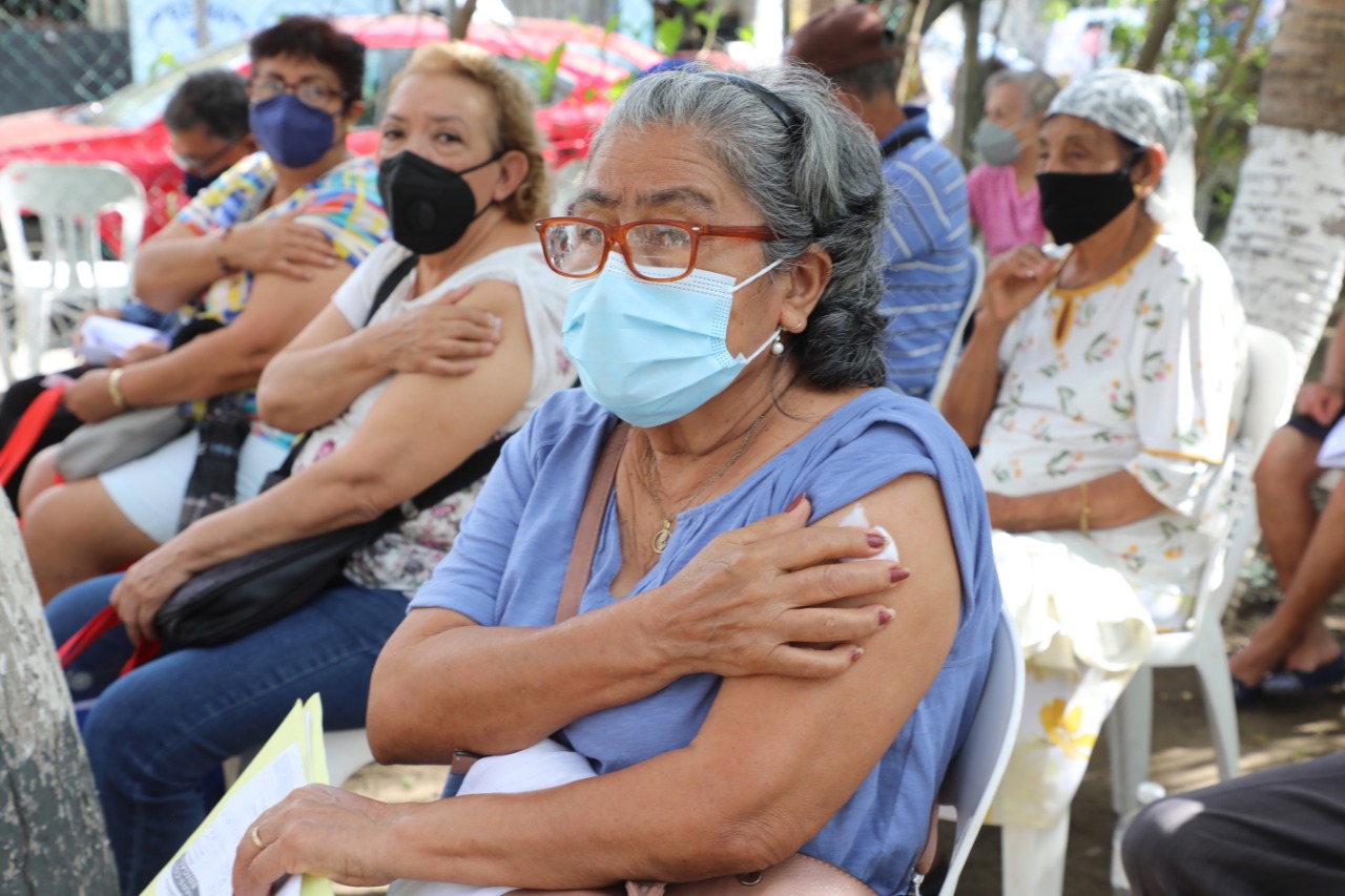 Transcurrió con orden primer día de la Jornada Nacional de Vacunación en Xalapa