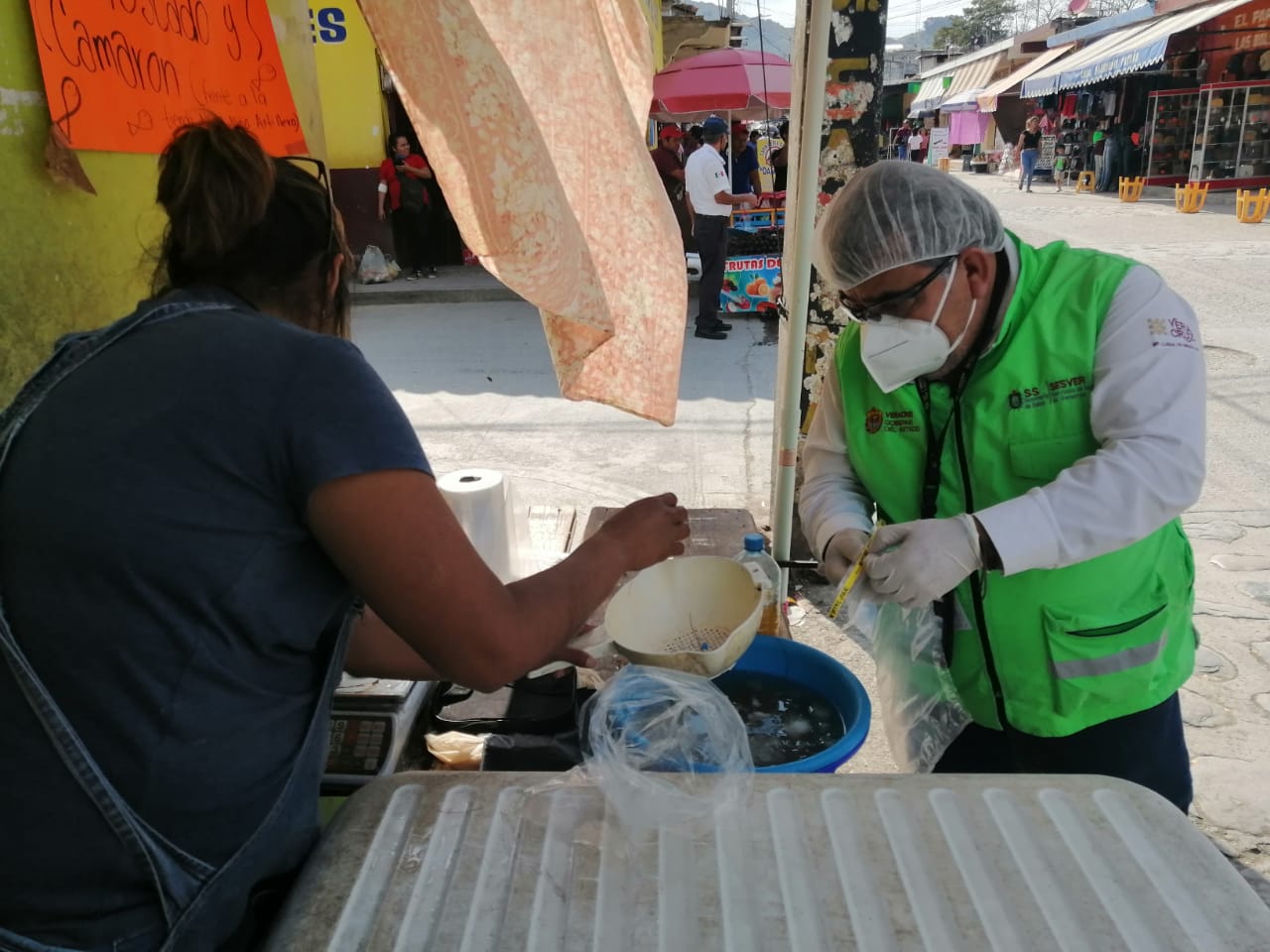 Atendió la Secretaría de Salud a personas intoxicadas con alimentos en Coahuitlán, al norte de Veracruz