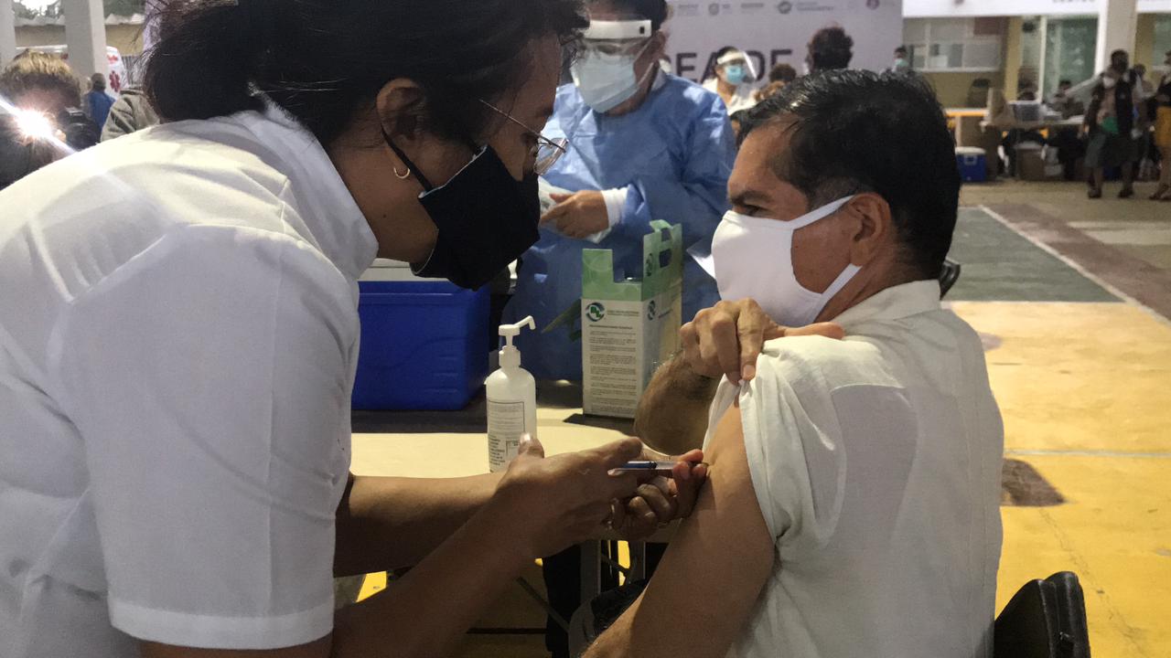Alcalde de Coatzacoalcos recibió primera dosis de vacuna anti covid