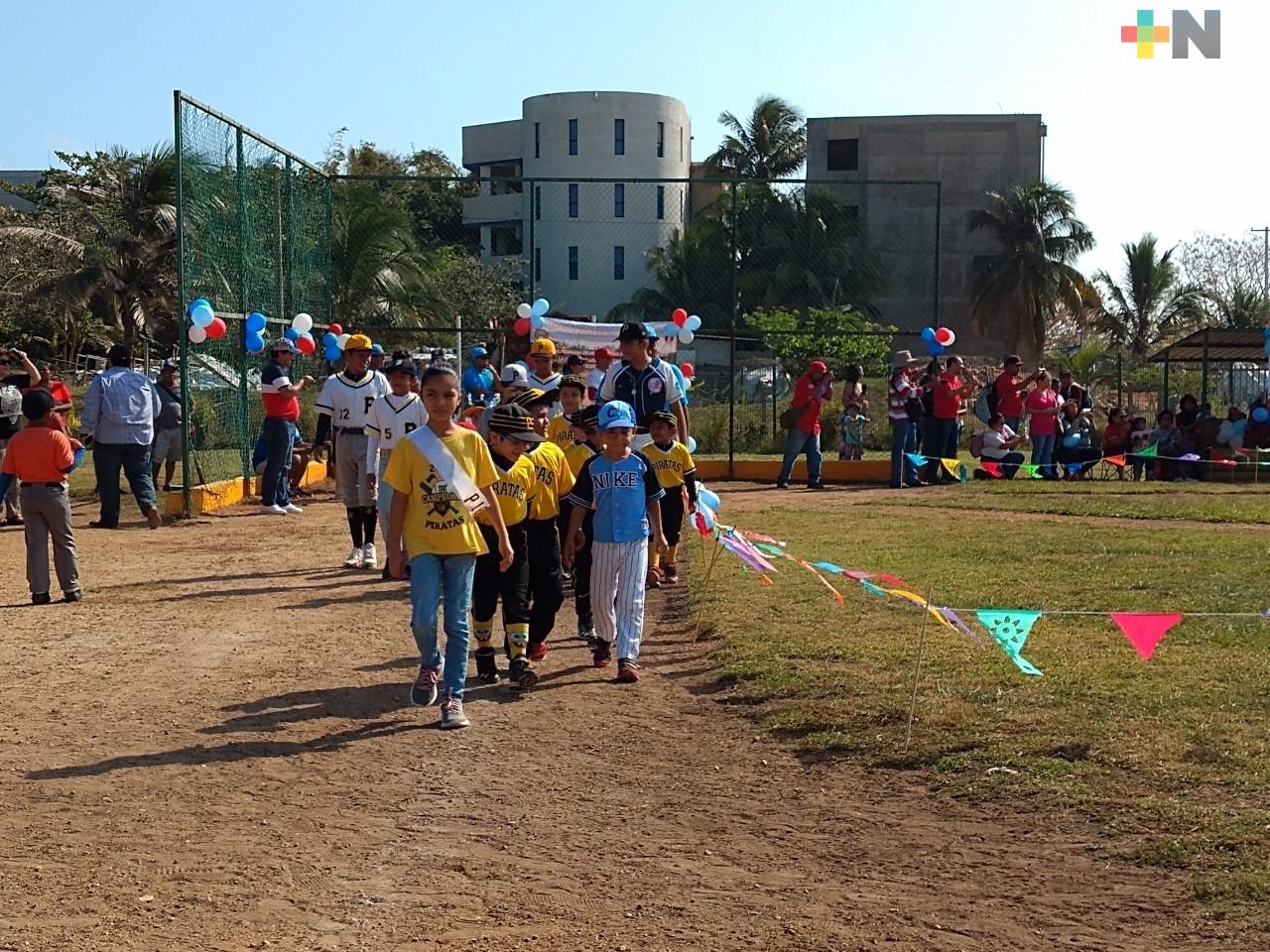 Ligas Pequeñas de Beisbol esperan el regreso a los diamantes