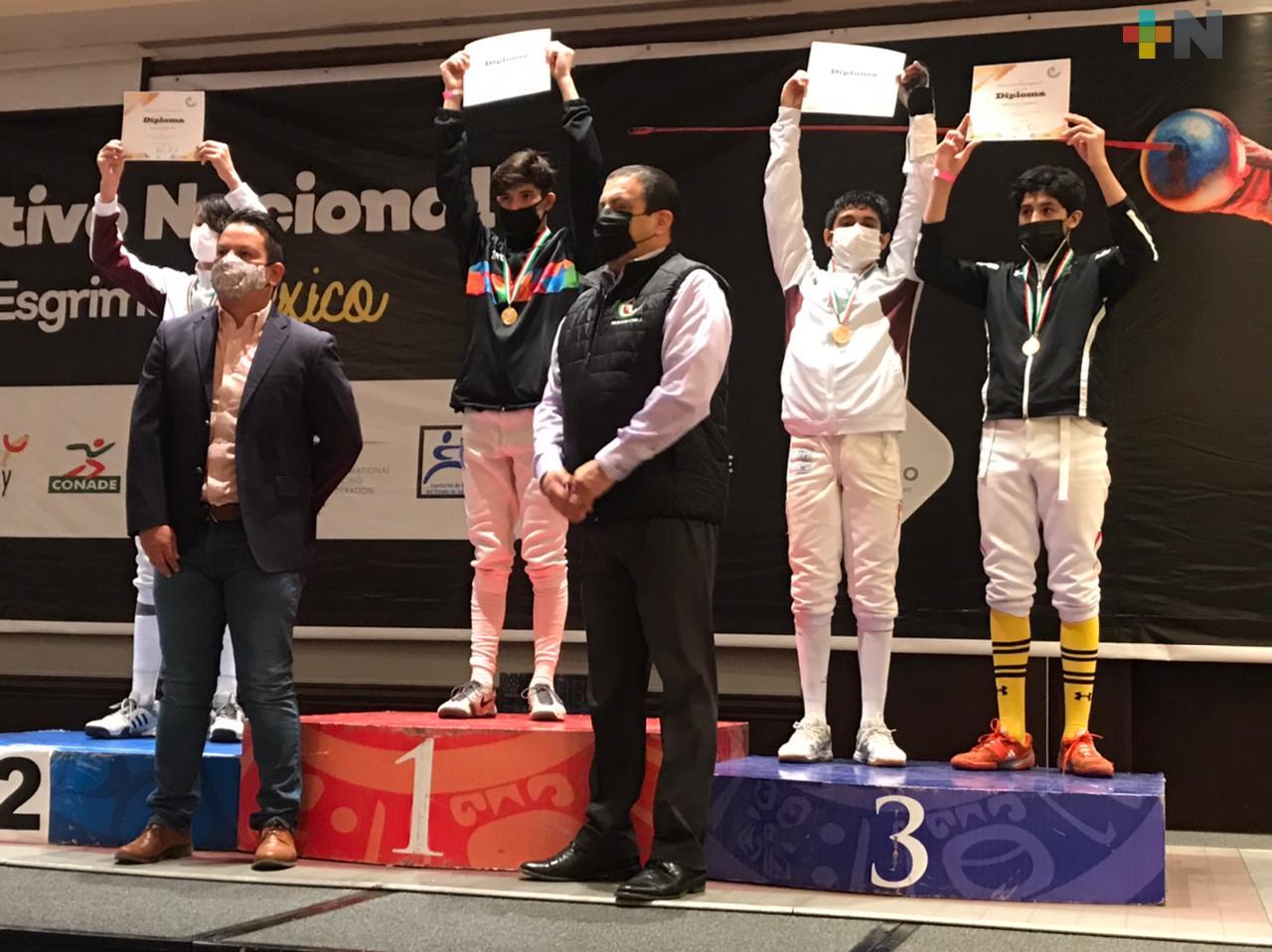 Esgrimistas veracruzanos brillan en Selectivo Nacional