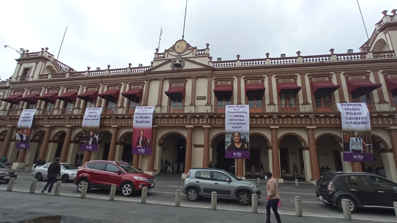 En balcones de Palacio de Gobierno reconocen a mujeres titulares de organismos públicos