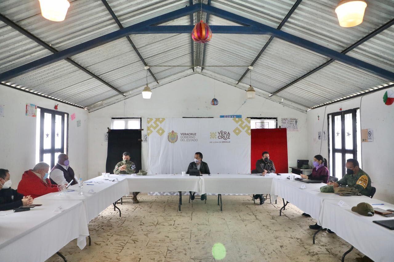 Gobernador presidió Mesa de Coordinación para la Construcción de la Paz en Ilamatlán