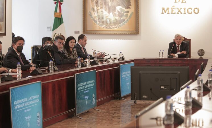 Presidente anunció acuerdo con sectores sindical y empresarial sobre subcontratación