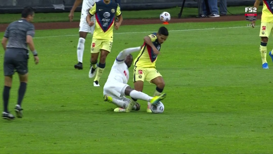 América cayó en el Azteca ante el Olimpia de Honduras; pero logró avanzar a la siguiente ronda