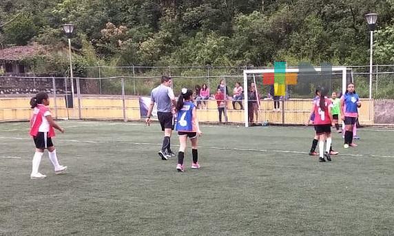 Realizaron exitosa visoria de futbol femenil, en Córdoba