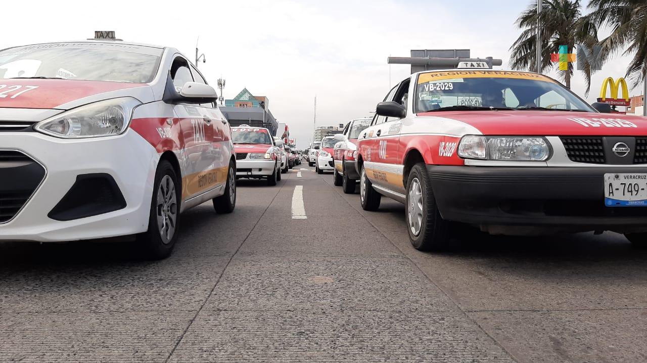 Taxistas de Veracruz piden a las autoridades impedir entrada de servicio de traslado vía aplicaciones