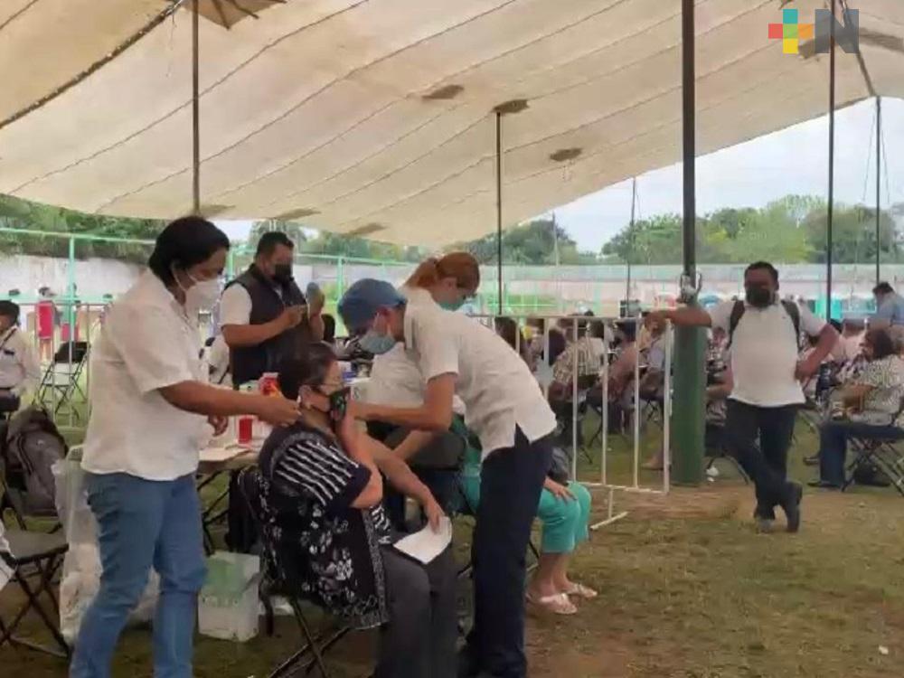 Arrancó jornada de vacunación de segunda dosis anti covid en adultos mayores de Cosoleacaque