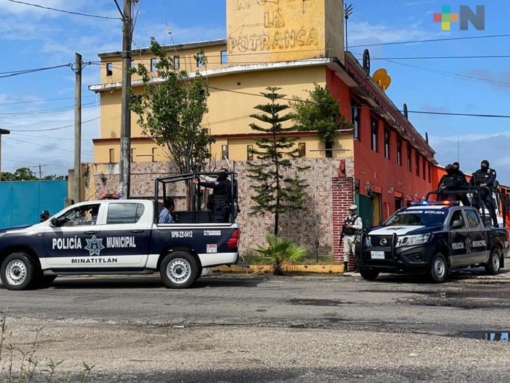 Aseguran a 42 migrantes, se encontraban en ejido del municipio de Minatitlán