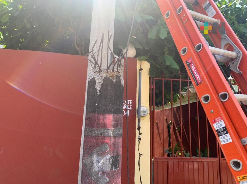 Camión deja sin energía eléctrica a vecinos de colonia de Coatzacoalcos