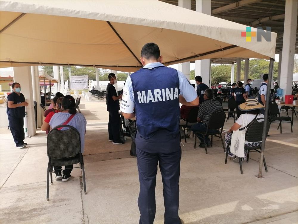 Maestros del sur de Veracruz reconocieron labor de la Marina en Jornada de Vacunación