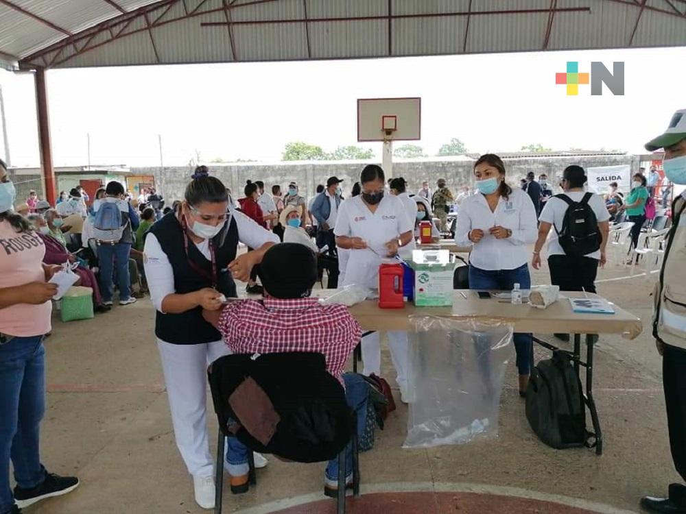 Continúa vacunación anticovid en municipios del sur de Veracruz