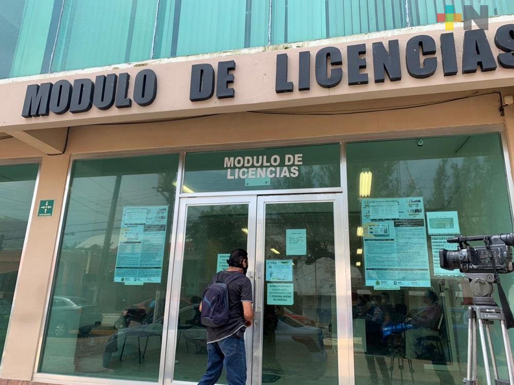 En Coatzacoalcos, módulo de licencias para conducir comenzó a operar de manera normal
