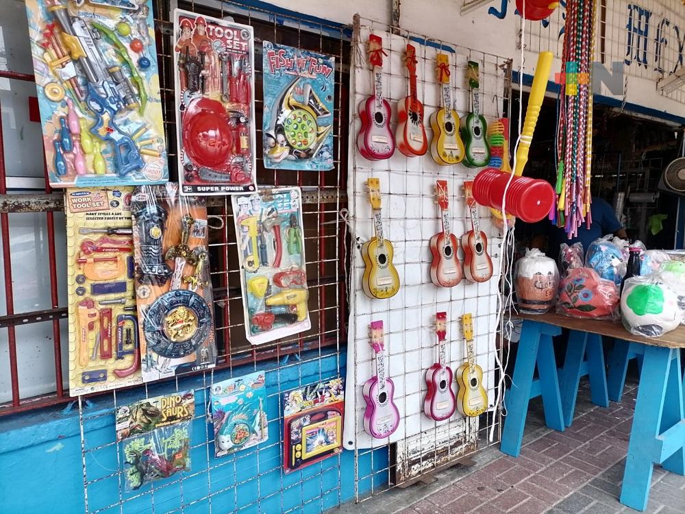 En Coatzacoalcos son contados los comercios donde subsiste la venta de juguetes tradicionales