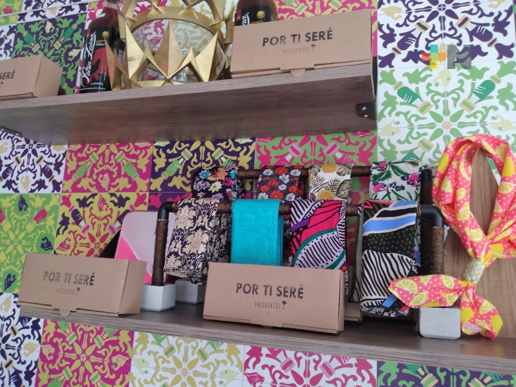 Ante contingencia sanitaria, joven veracruzano vende paliacates «Por ti seré»