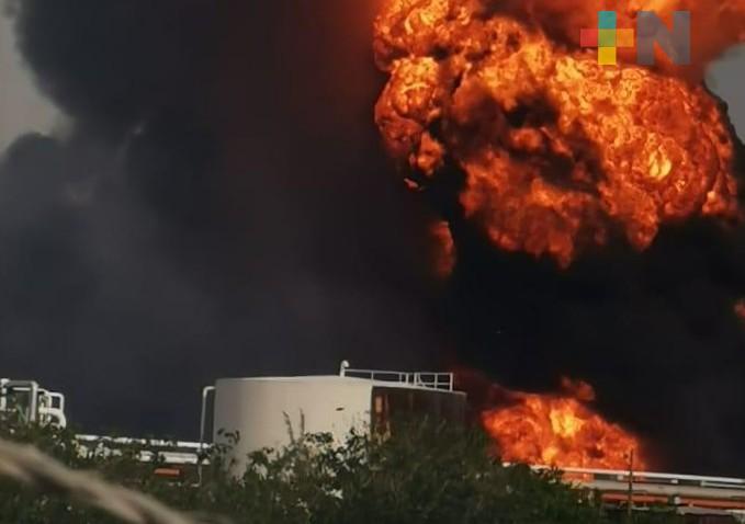 Explosión en refinería Lázaro Cárdenas, en Minatitlán