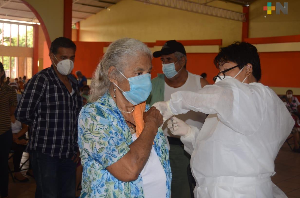 Vacuna contra COVID llega a Nautla