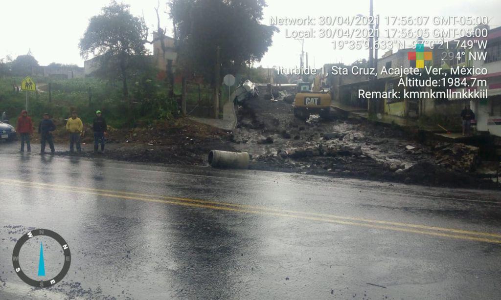 Lluvia provocó deslaves, un derrumbe y daños en viviendas, en la zona centro