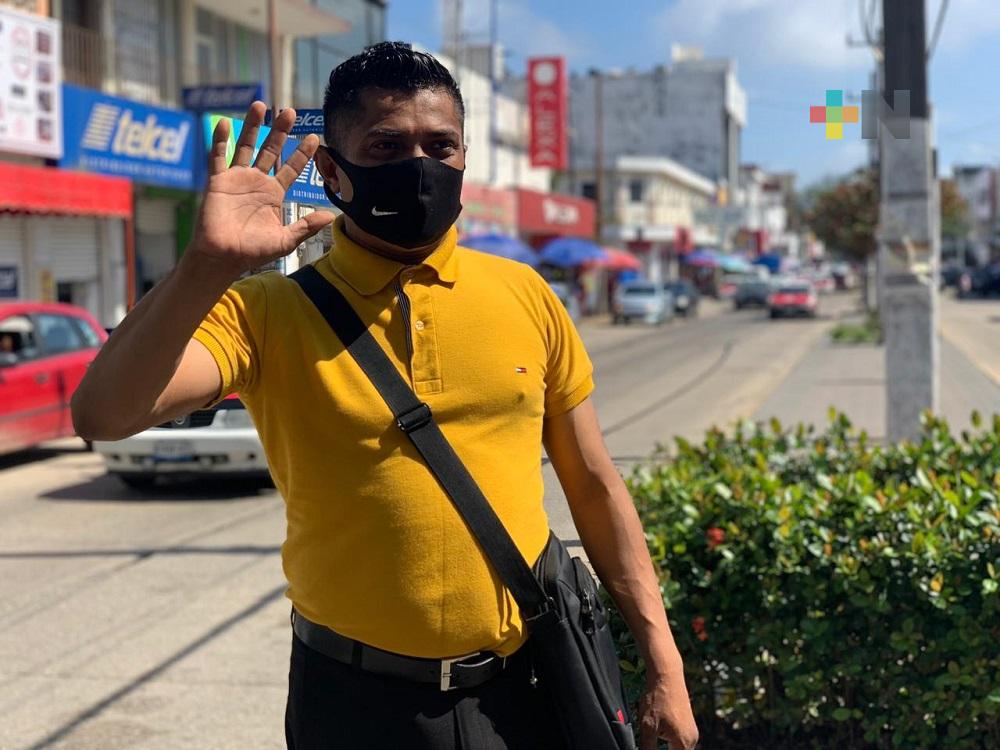 En Coatzacoalcos, pastor evangélico recorre las calles  dando un mensaje de esperanza