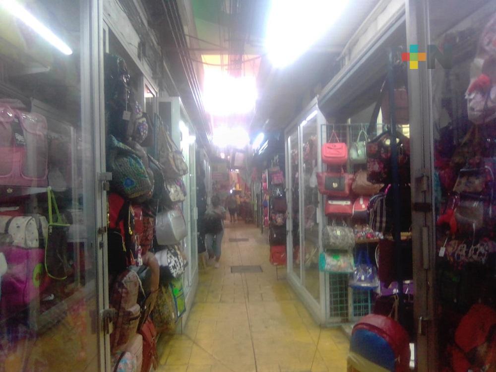 Locatarios del mercado Hidalgo de Veracruz confían que ventas mejoren tras vacunación a sector educativo