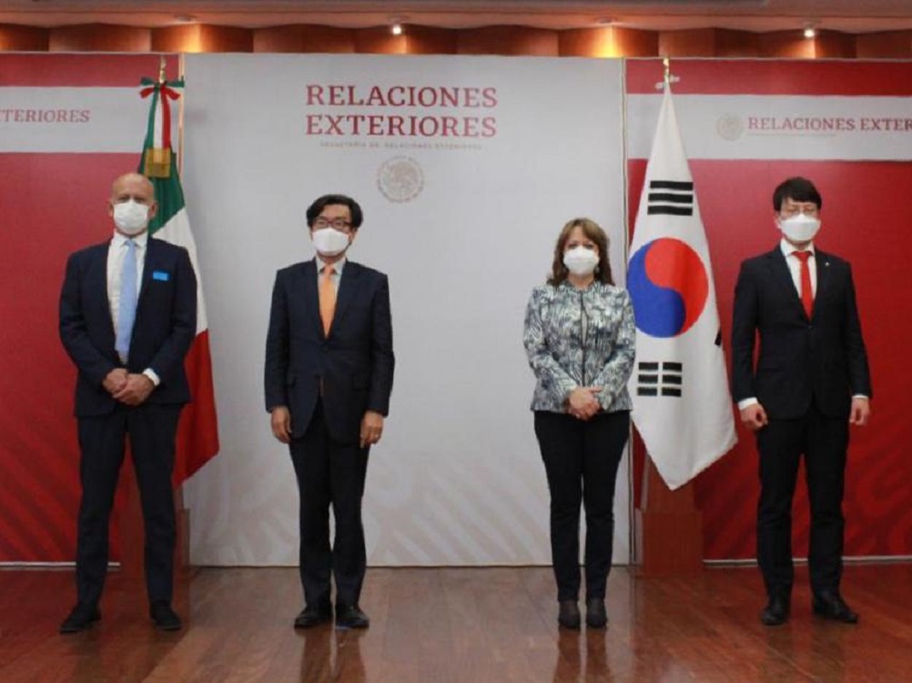 México recibió insumos médicos contra COVID-19 donados por la República de Corea