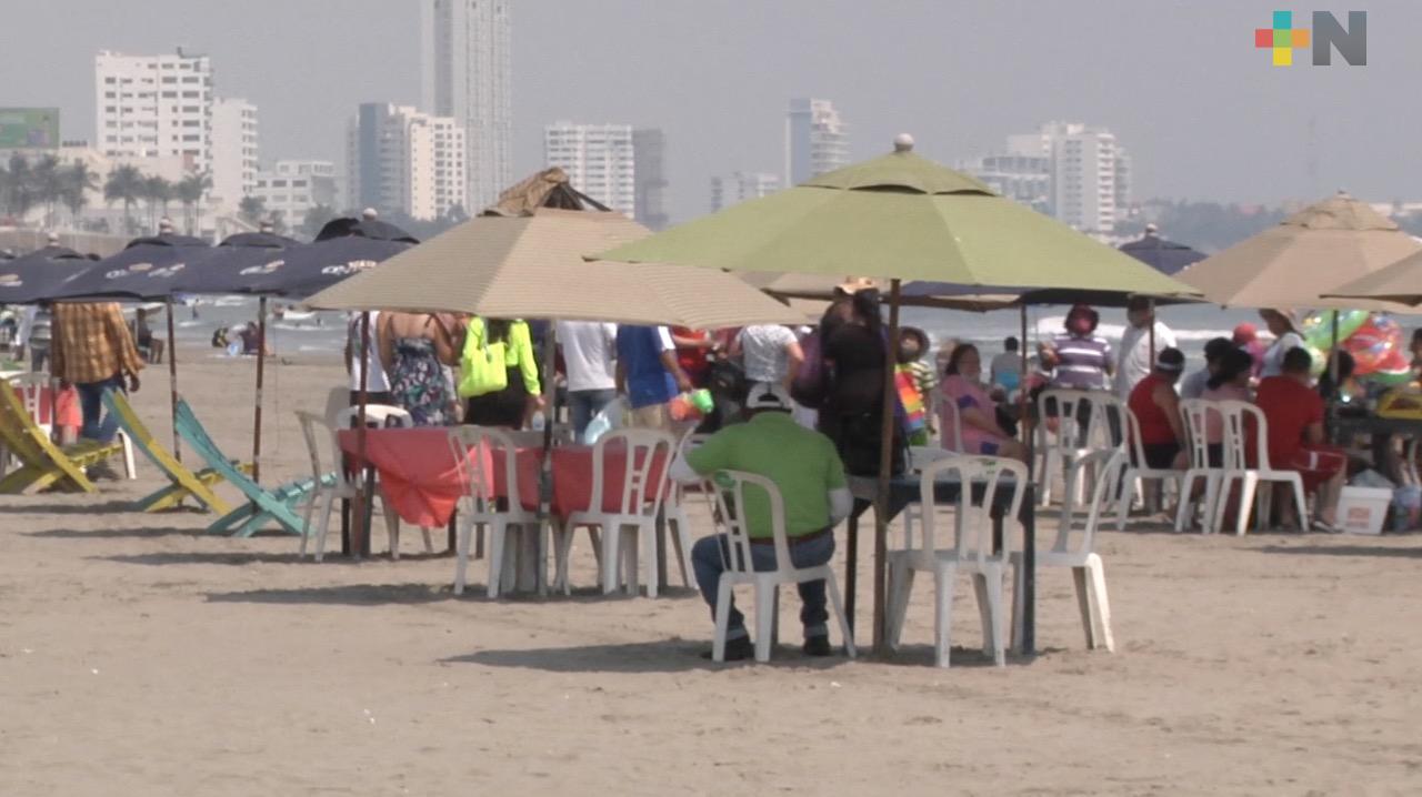 Playa Santa Ana de Boca del Río tiene importante afluencia turística desde este viernes