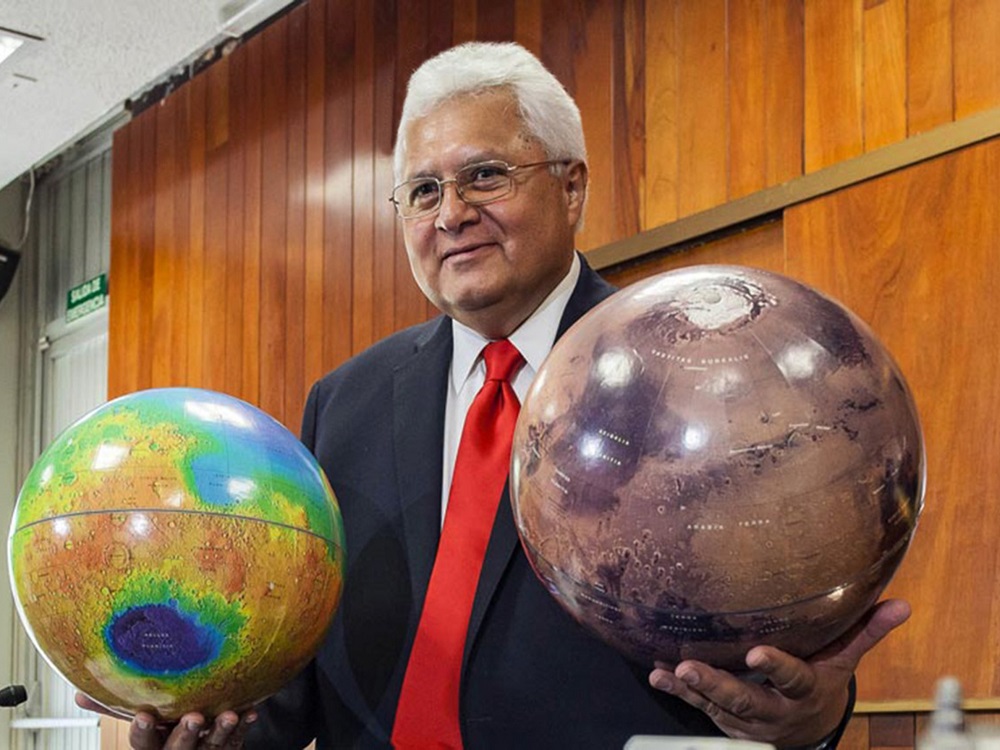 “Rafael Navarro” ya está en Marte; una montaña lleva el nombre del científico de la UNAM