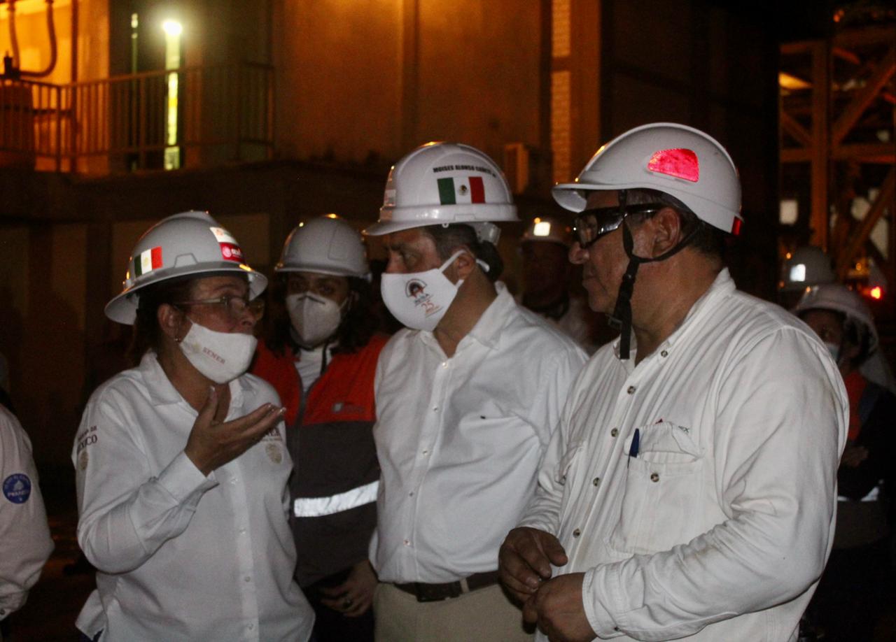 Gobernador de Veracruz reportó liquidación del incendio en la refinería de Minatitlán