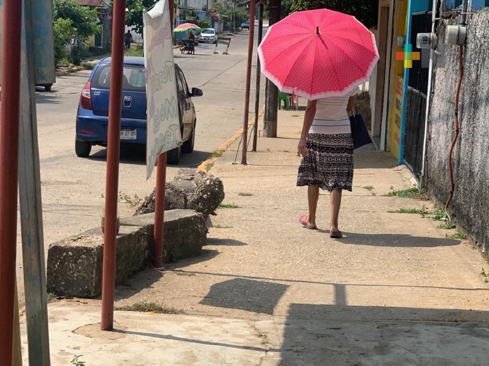 Ruta urbana carretera antigua-Minatitlán, abandonada desde hace más de un año