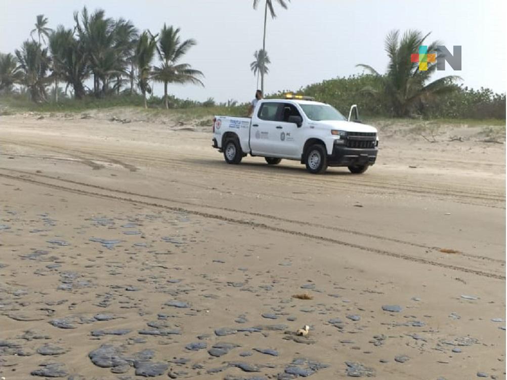 Sin determinar de donde provienen restos de hidrocarburo que arribaron a playas de Tecolutla