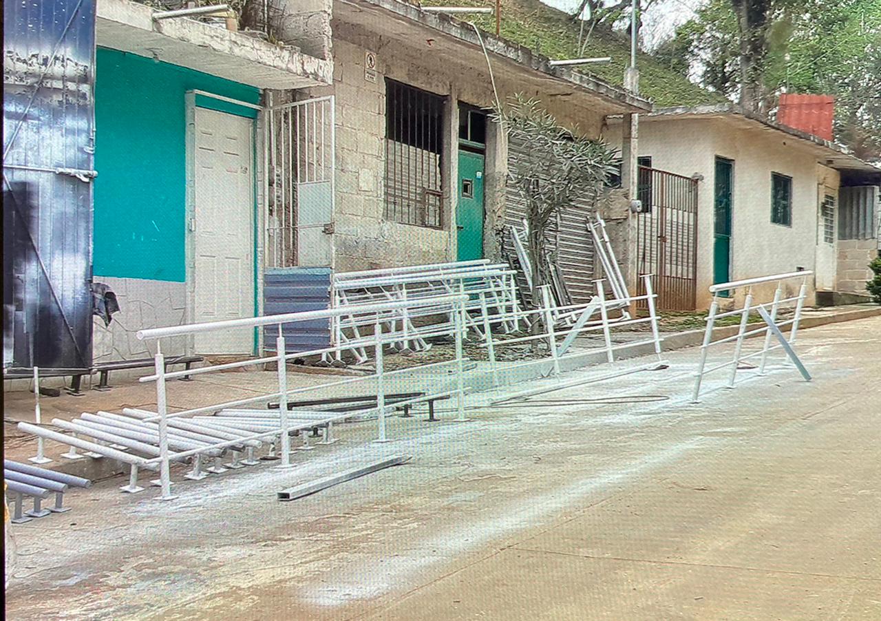 Vecinos de la colonia Unidad Antorchista se inconforman con taller de balconería