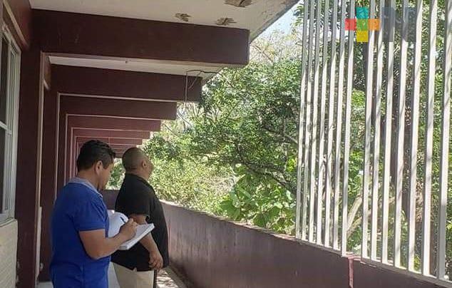 Autoridades educativas y padres de familia han comenzado a evaluar condiciones de escuelas en Coatzacoalcos