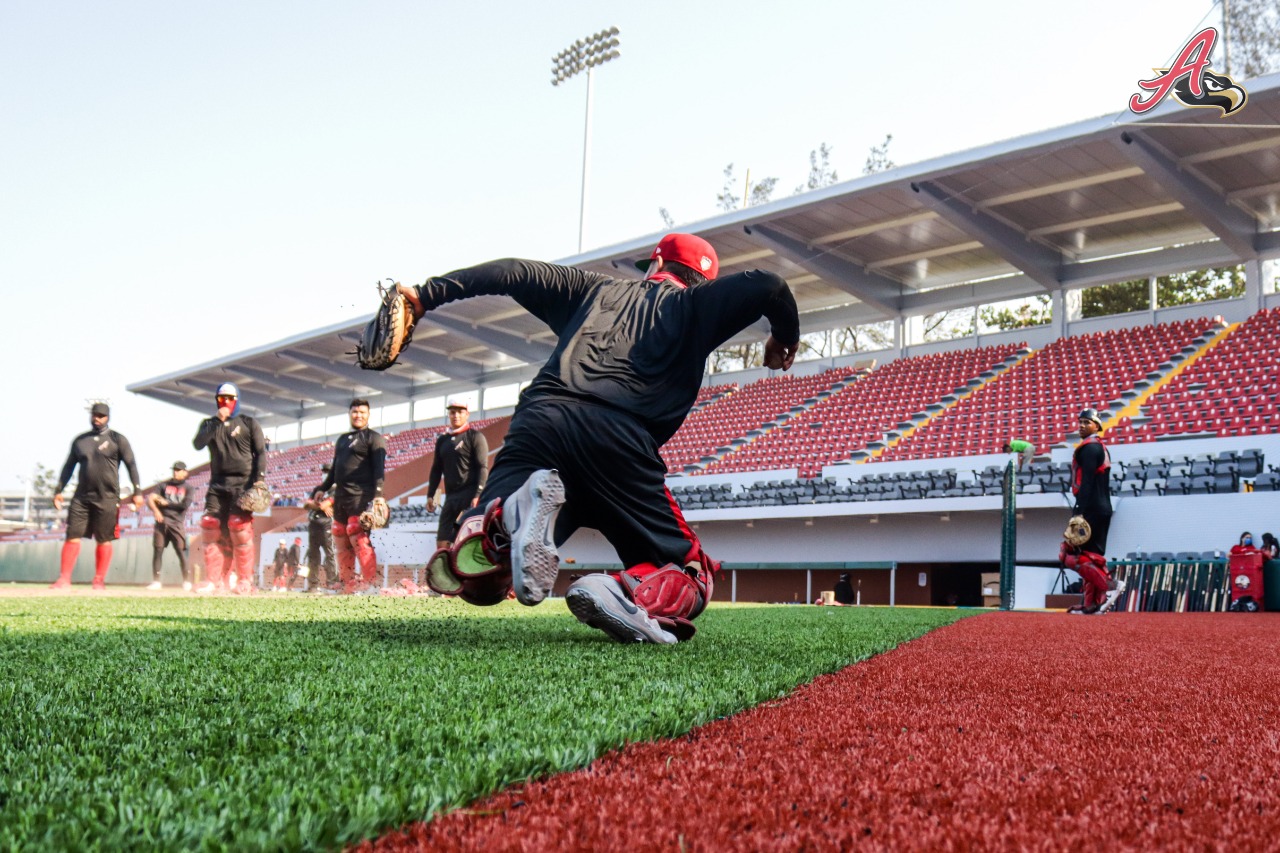 El Águila entrenó en el renovado estadio Beto Ávila