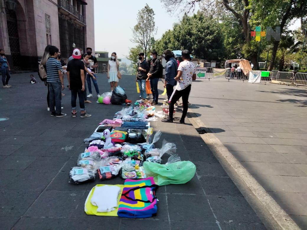 Distintos sectores sociales de Xalapa realizan colecta de juguetes y ropa para celebrar el Día del Niño